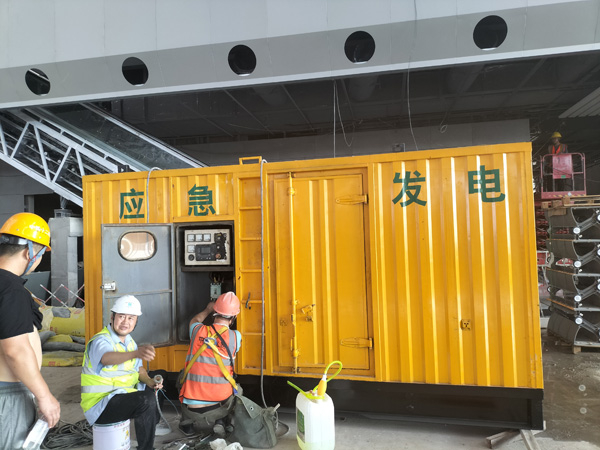 翁源怎样判断空气滤清器是否需要更换？